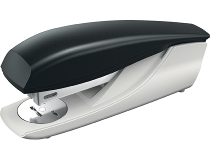 [155856] Grapadora petrus 235 color negro capacidad 20 hojas usa grapas 22/6 24/6 y 26/6